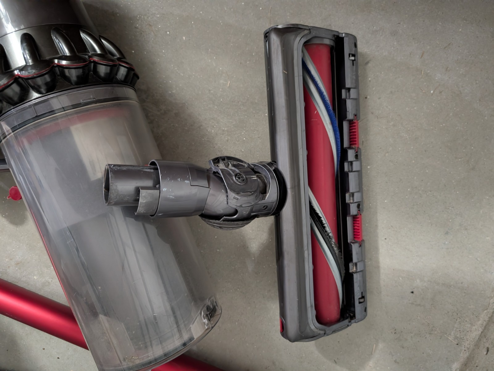 Dyson Outsize Total Clean Cordless Stick Vacuum Cleaner – Nickel/Red