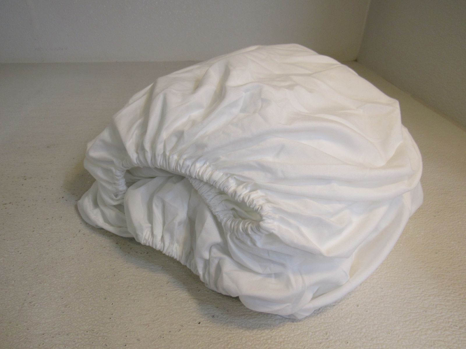 Bedsure Fitted Sheet 76-in x 80-in King White