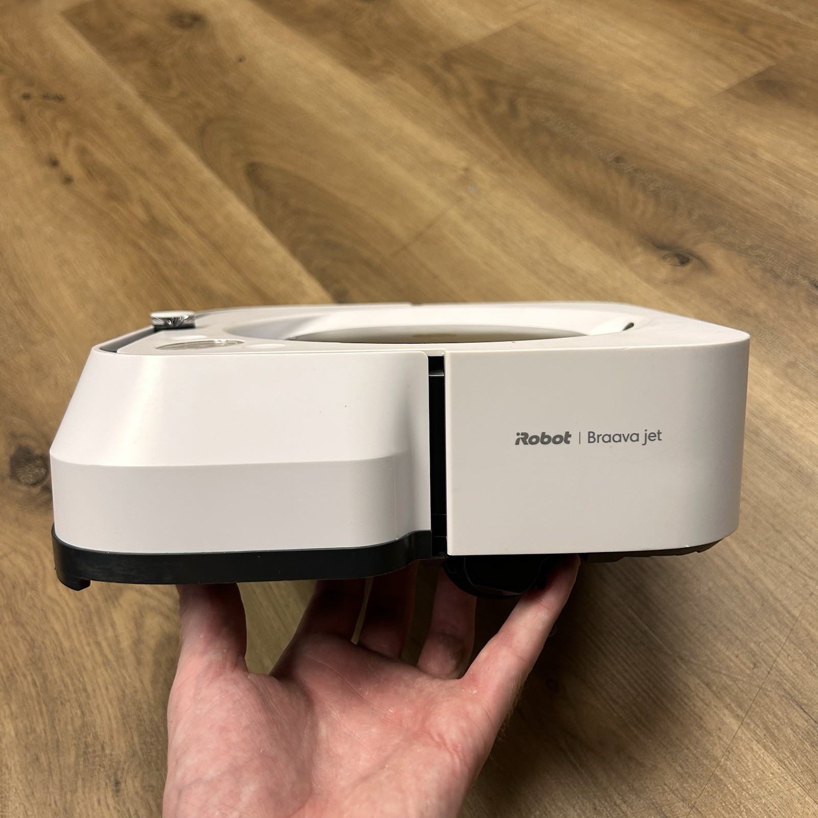 IROBOT BRAAVA JET M6 6110 ULTIMATE ROBOT MOP WI-FI CONNECTED Unit Only
