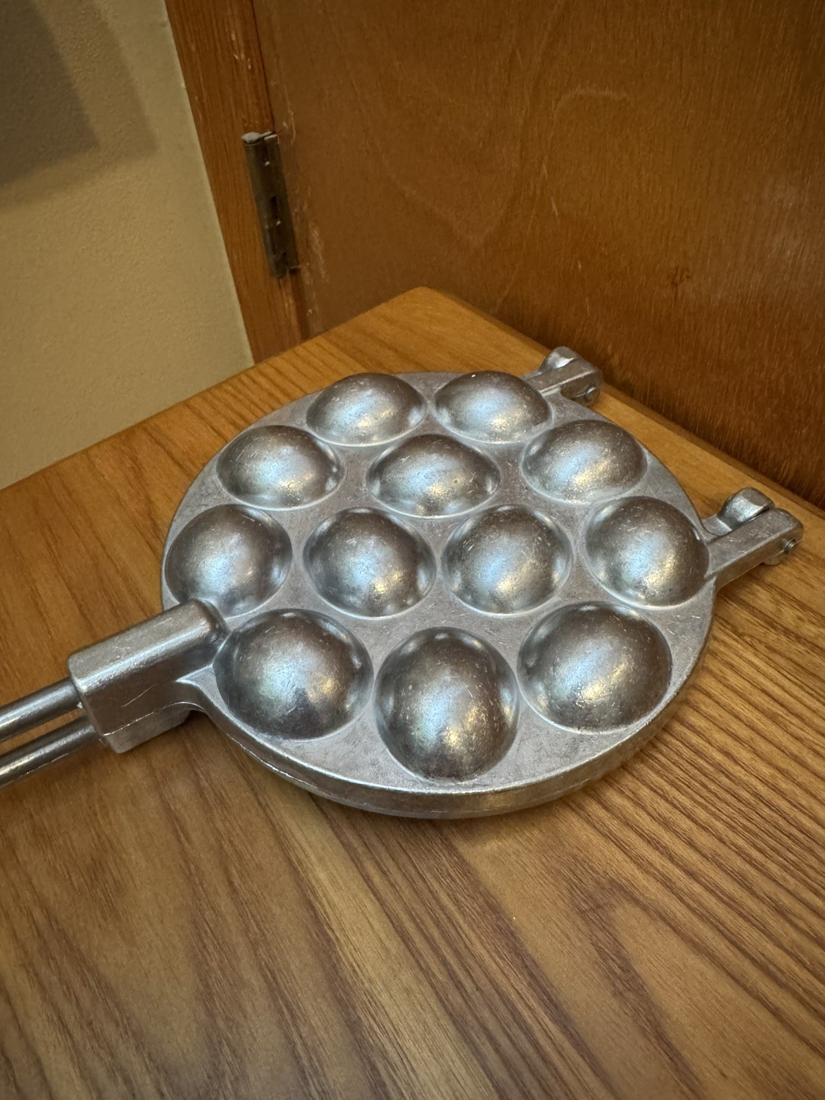 HAZELNUT MOLD PAN FOR BAKING COOKIES FOR NUTS – 16 HALVES OF NUTS