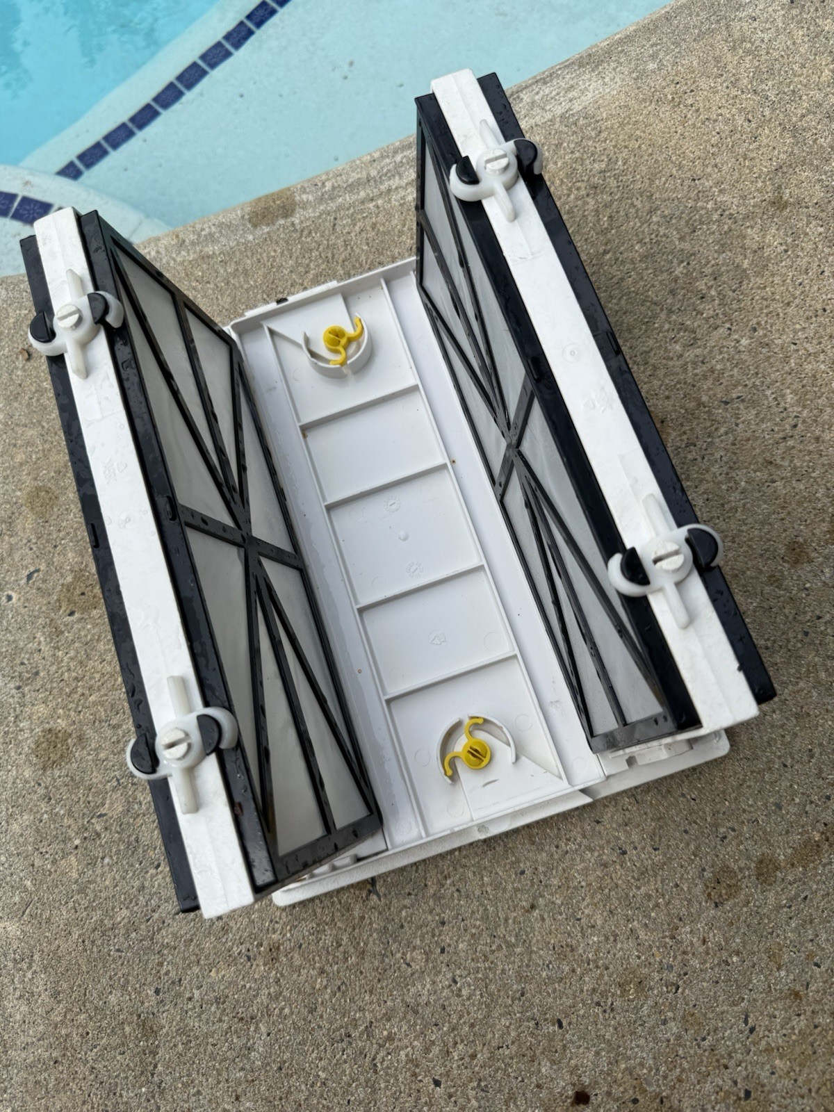Maytronics Dolphin Nautilus Robotic Pool Cleaner In-Ground Vacuum READ WORKS