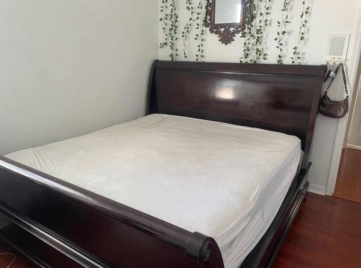 King Size Bed with mattress