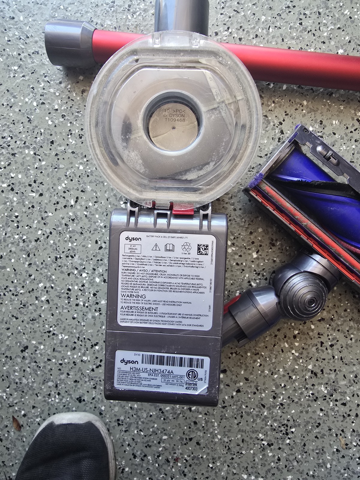 Dyson V8 Motorhead Origin Codless Stick Vacuum Cleaner – Red
