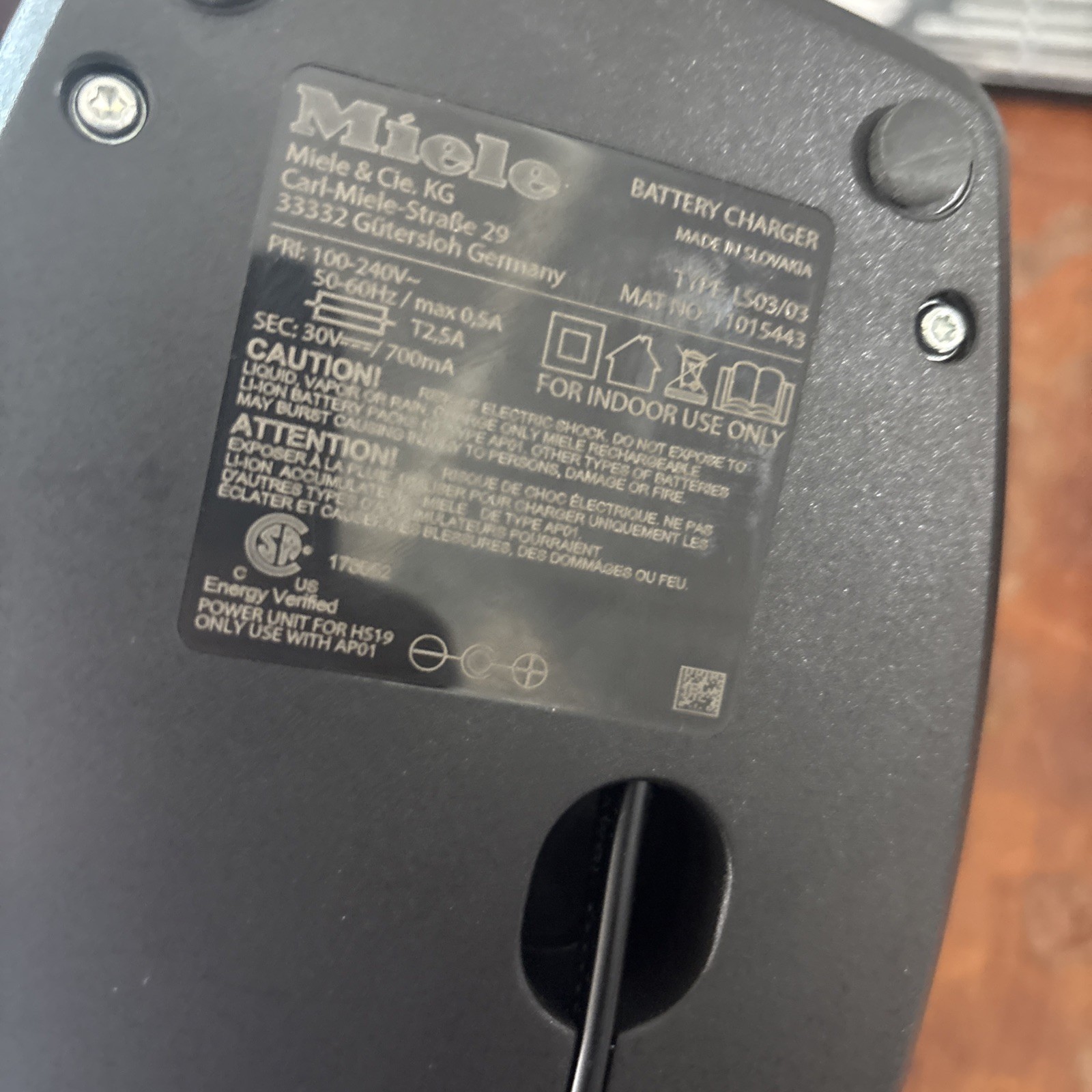 Original Miele AP01 Battery Pack & Charger For HS19 Triflex HX1 –25.2V Li-Ion