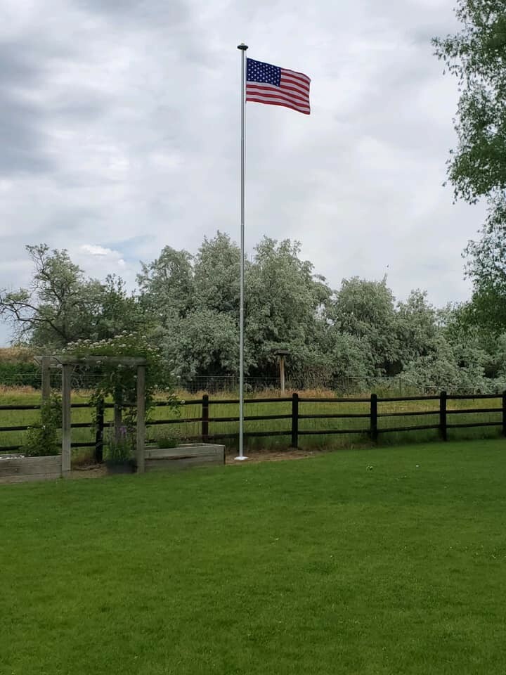25′ & 30′ DELTA SECTIONAL FLAG POLE (SILVER)