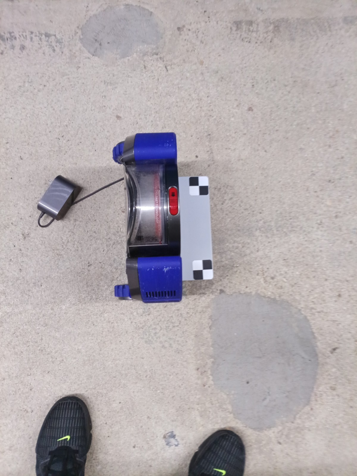Dyson 360 Vis Nav Robot Vacuum – Lightly With Charger Works Great.