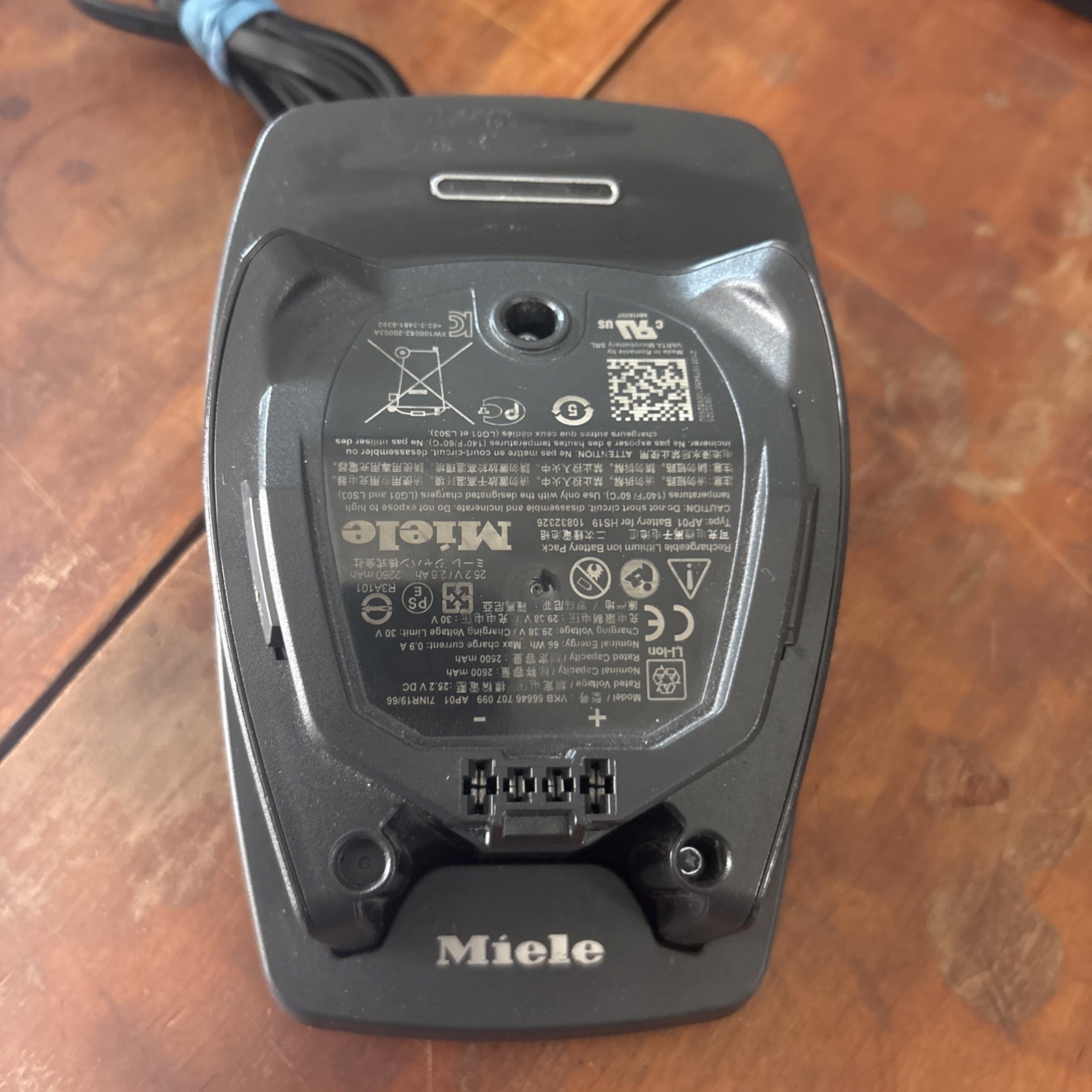 Original Miele AP01 Battery Pack & Charger For HS19 Triflex HX1 –25.2V Li-Ion