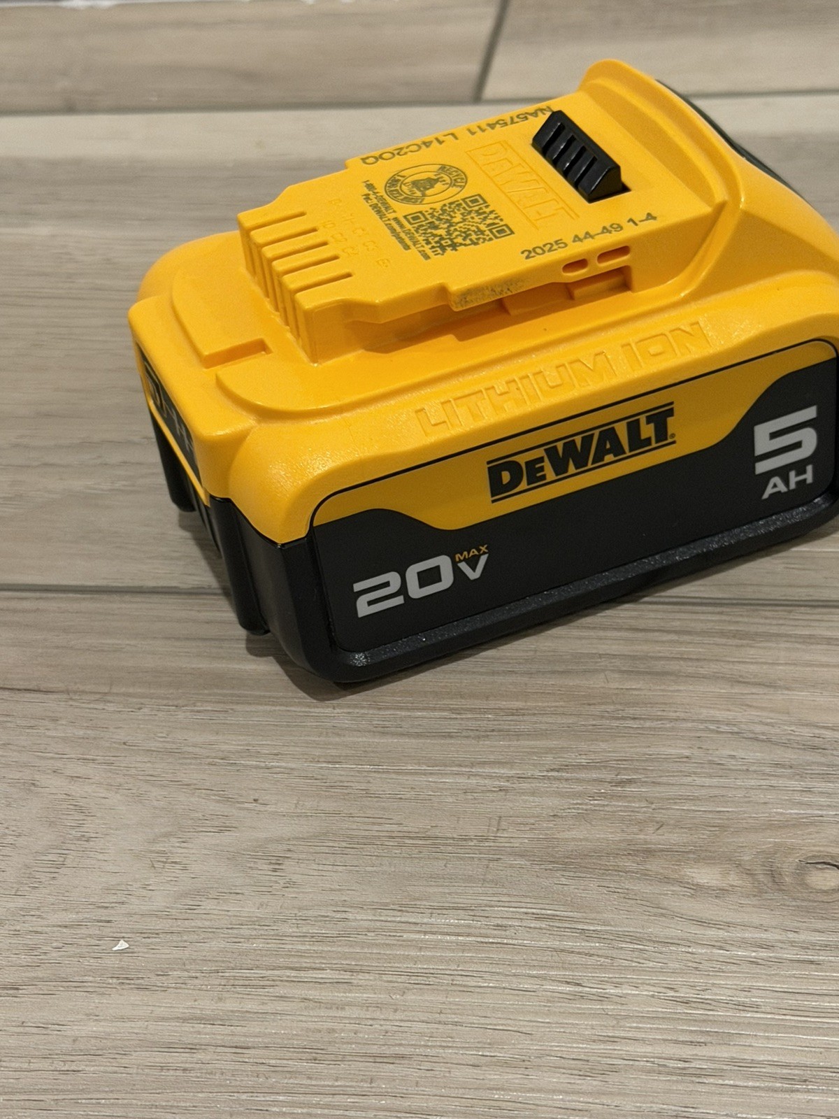 (DCB205) DeWalt 20V MAX* 5Ah Lithium Ion Battery Pack