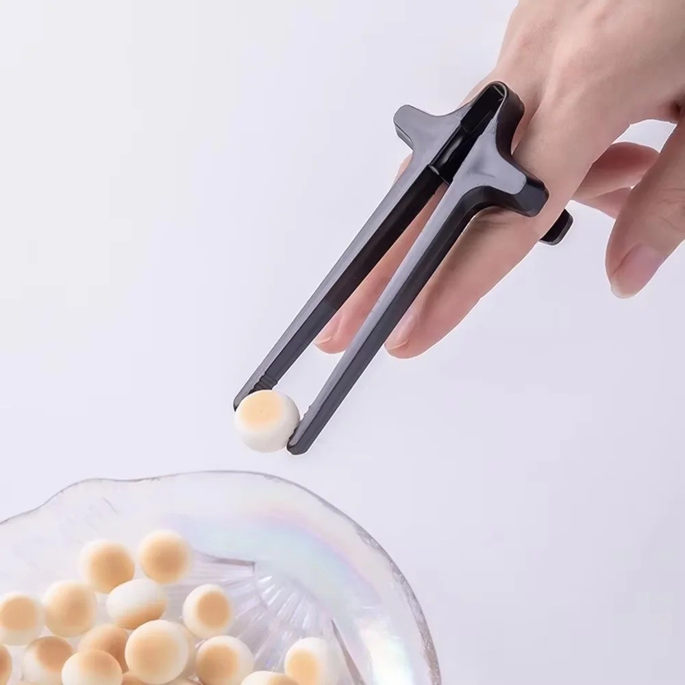 1PC Lazy Fingers Chopsticks Play Games Eat Snacks Clip Brush Video Without Dirty