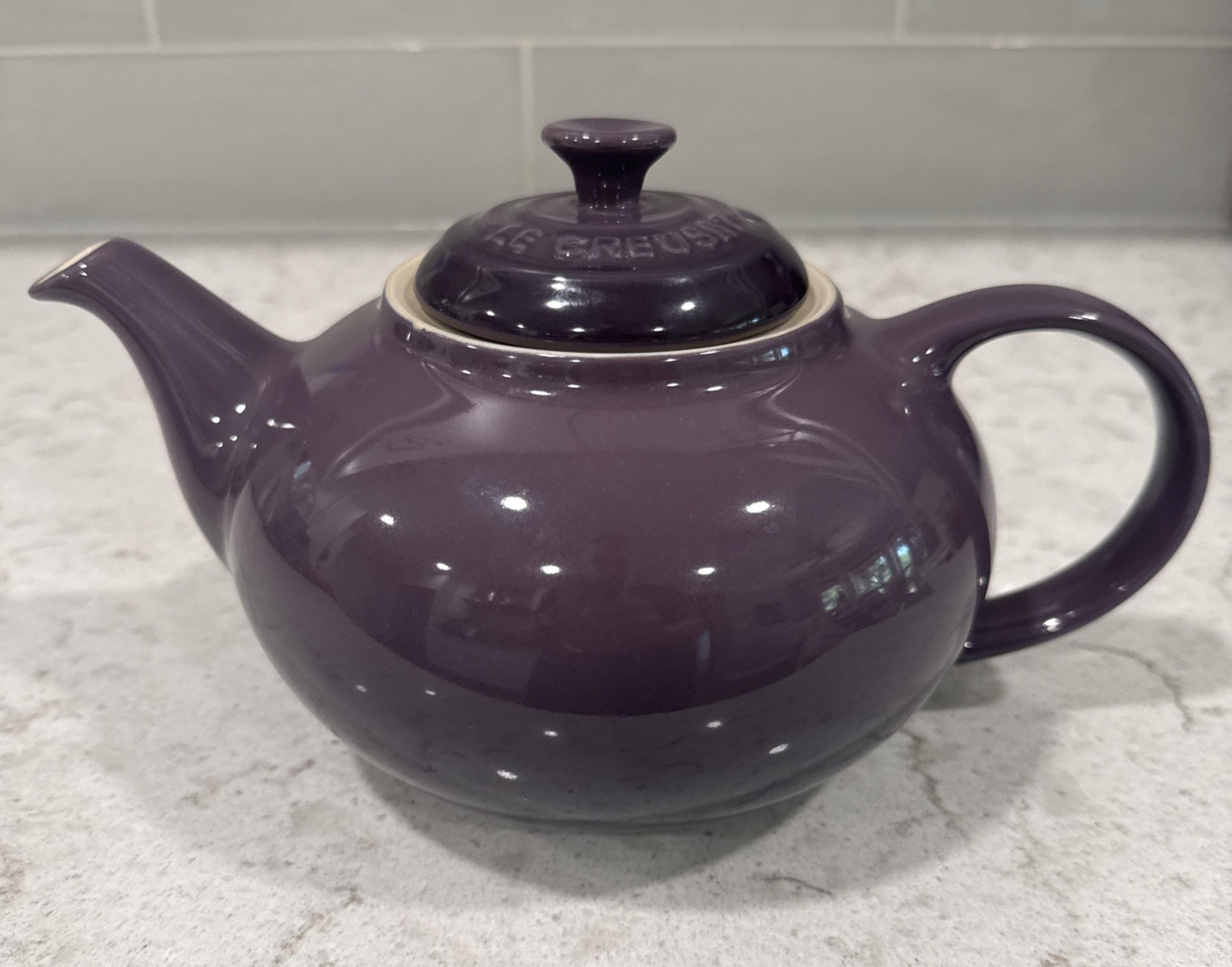 Le Creuset 1.3L Classic Teapot CASSIS Stoneware Second Choix NEW Purple Violet
