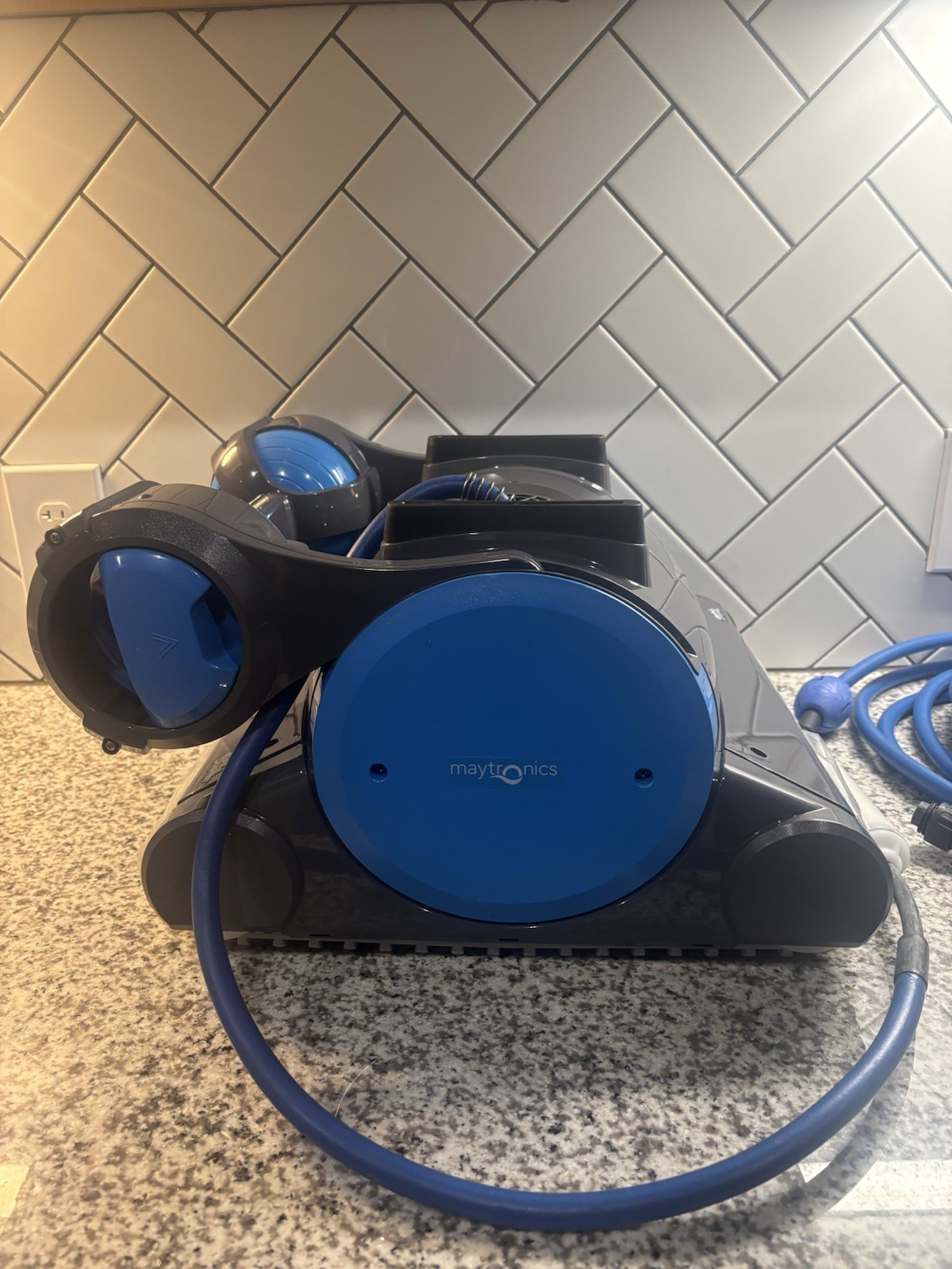 Dolphin Premier Robotic Pool Cleaner – Brand New