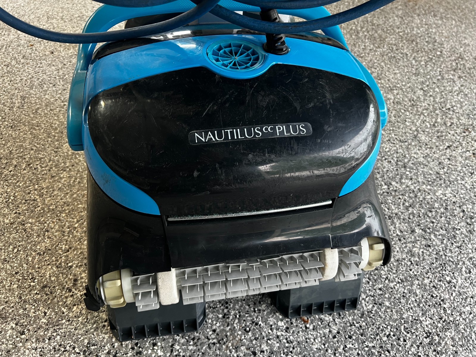 MAYTRONICS Dolphin Nautilus CC Plus Robotic Pool Vacuum Cleaner Cleaning USED