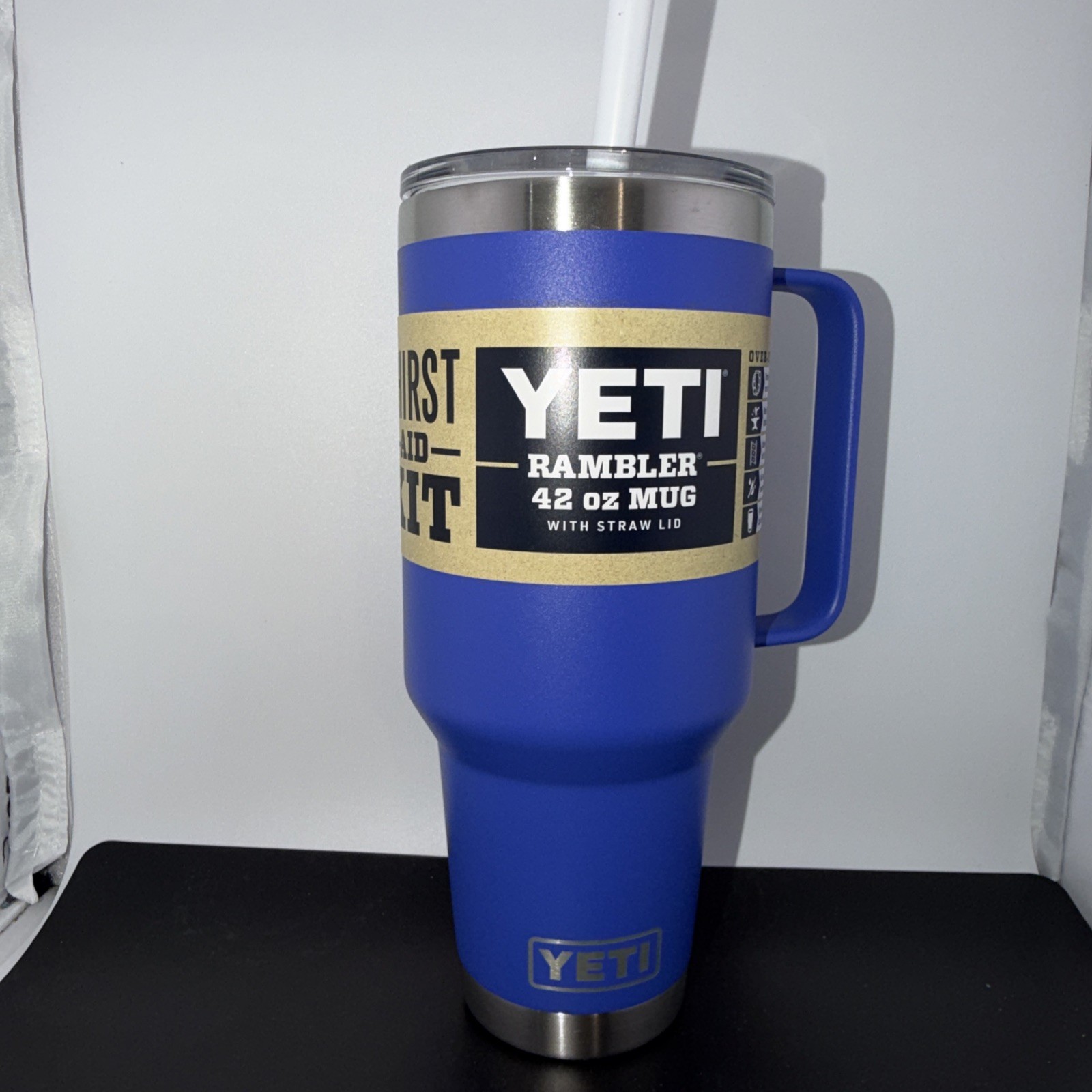 New YETI 35 oz Rambler Travel Mug Ultramarine Violet Limited Ed Lid Straw Cup