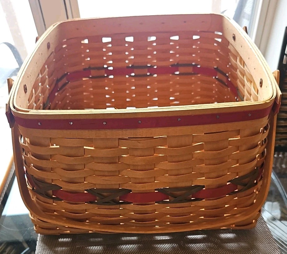 Longaberger 12 Days of Xmas Basket 14″ +3 Protectors (1 Divided)+Liner+Lid 2000