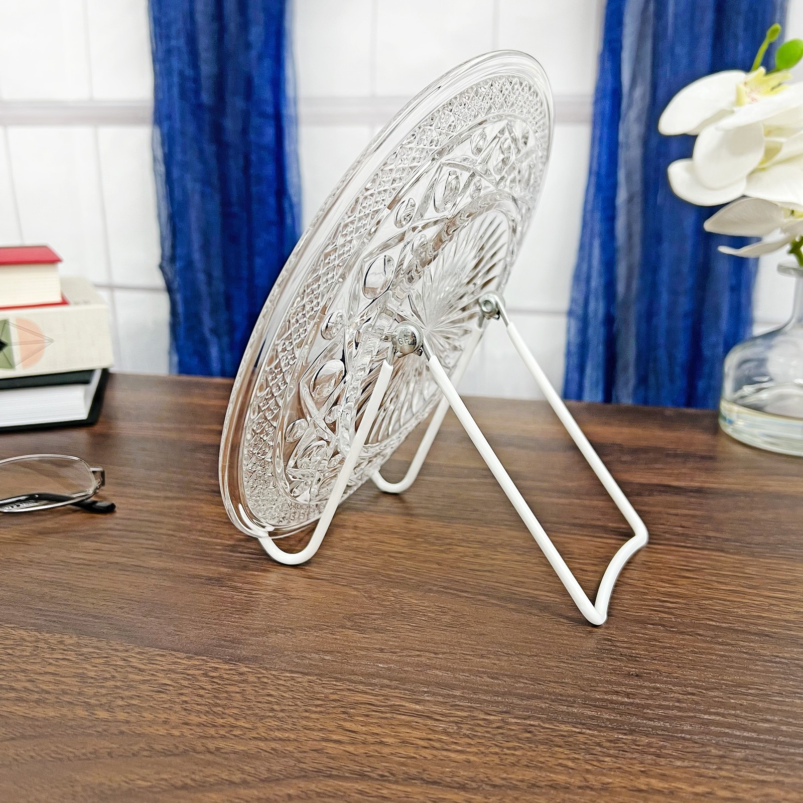 Gibson Holders 2A Adjustable White Wire Display Easel, 3.625″ W x 4″ D x 4.5″ H