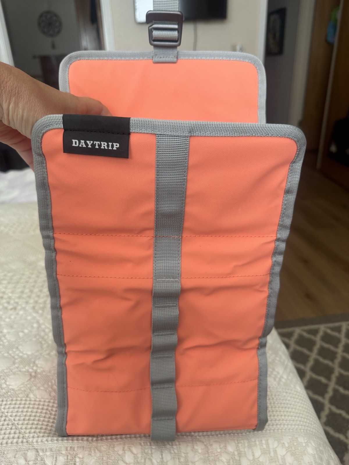 Yeti Coral DayTrip Lunch Box Bag EUC