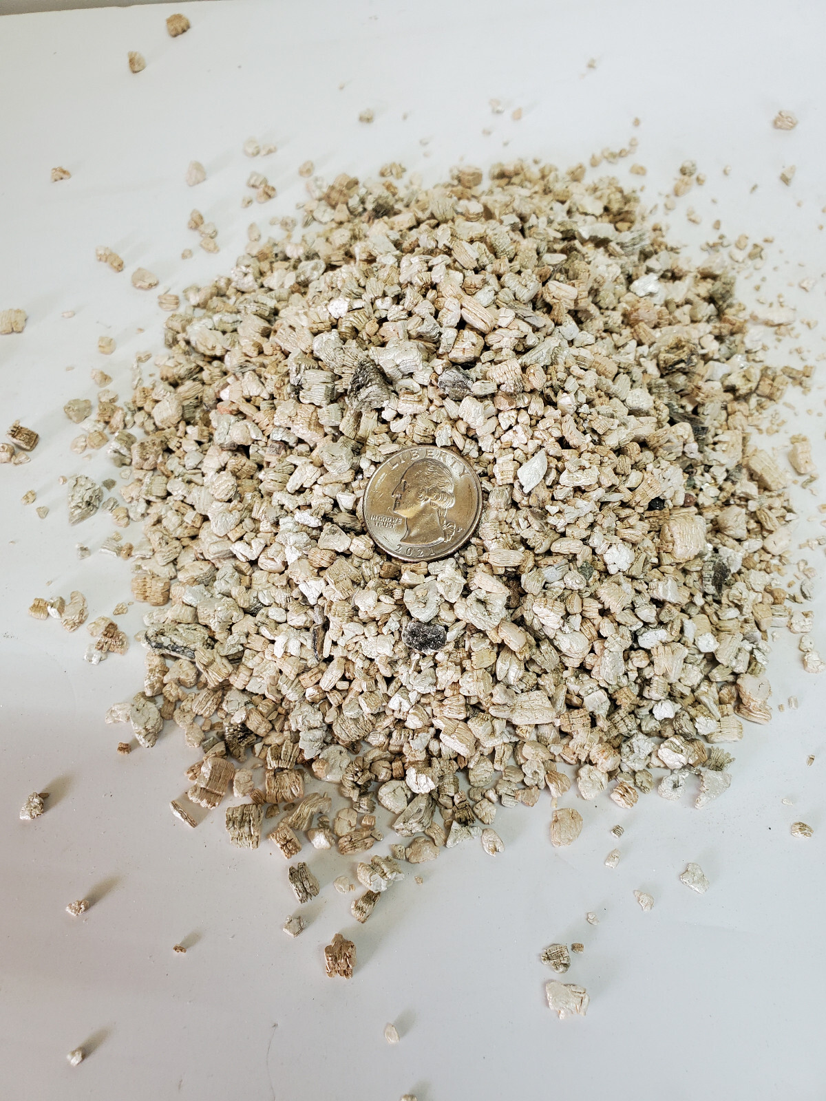 SUPER COARSE GRADE VERMICULITE FOR SEED STARTING, ETC
