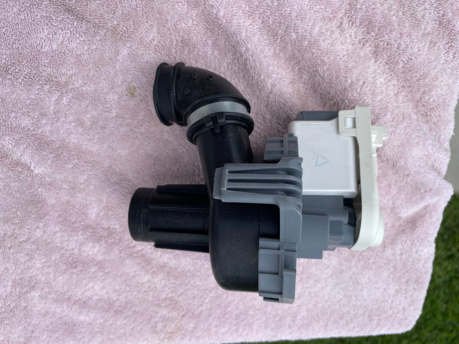 DishwasherCirculation Pump And Motor Assembly HYW11084656 120Volts 60Hz (#10-9)