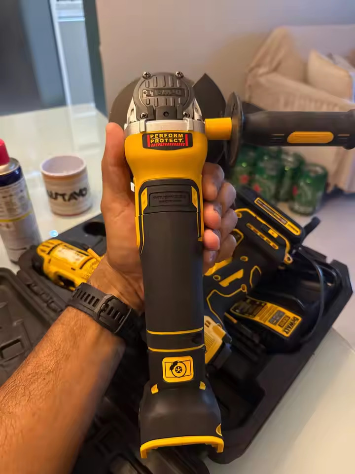 NEW DEWALT DCG405 125mm flat head angle grinder bare machine tool cutting