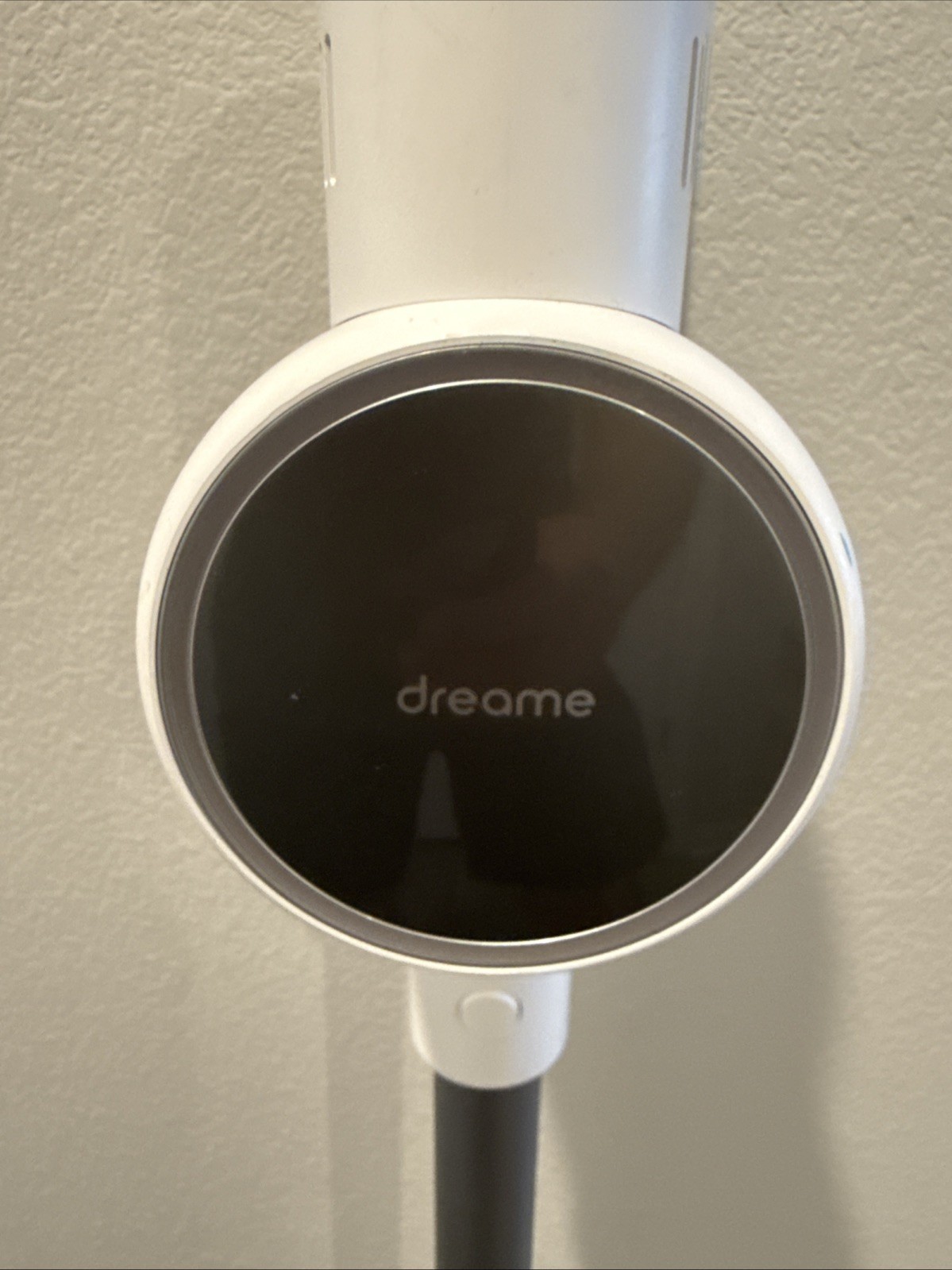 dreame cordless Stick vacuum cleaner model p2010-7s1pw White