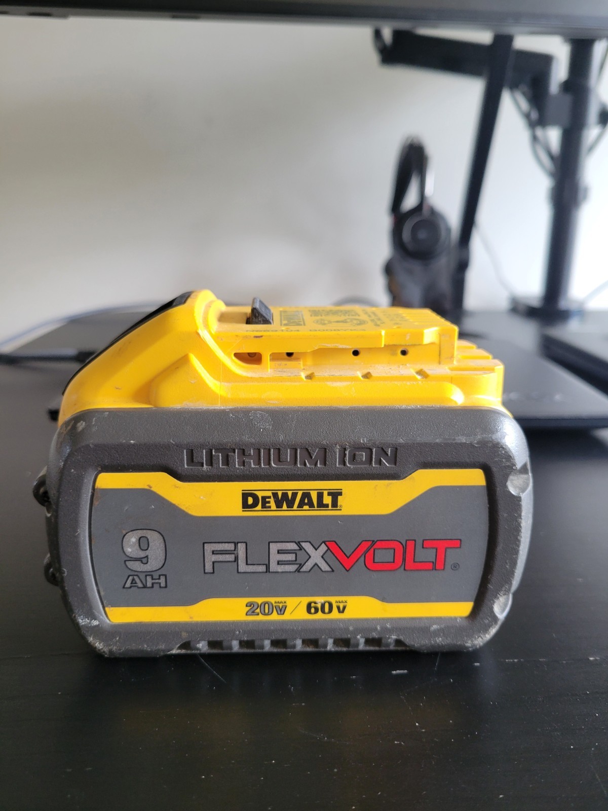 DeWalt DCB609 FlexVolt 20V / 60V MAX 9.0Ah 9 AH Lithium-Ion Battery *Parts Only*