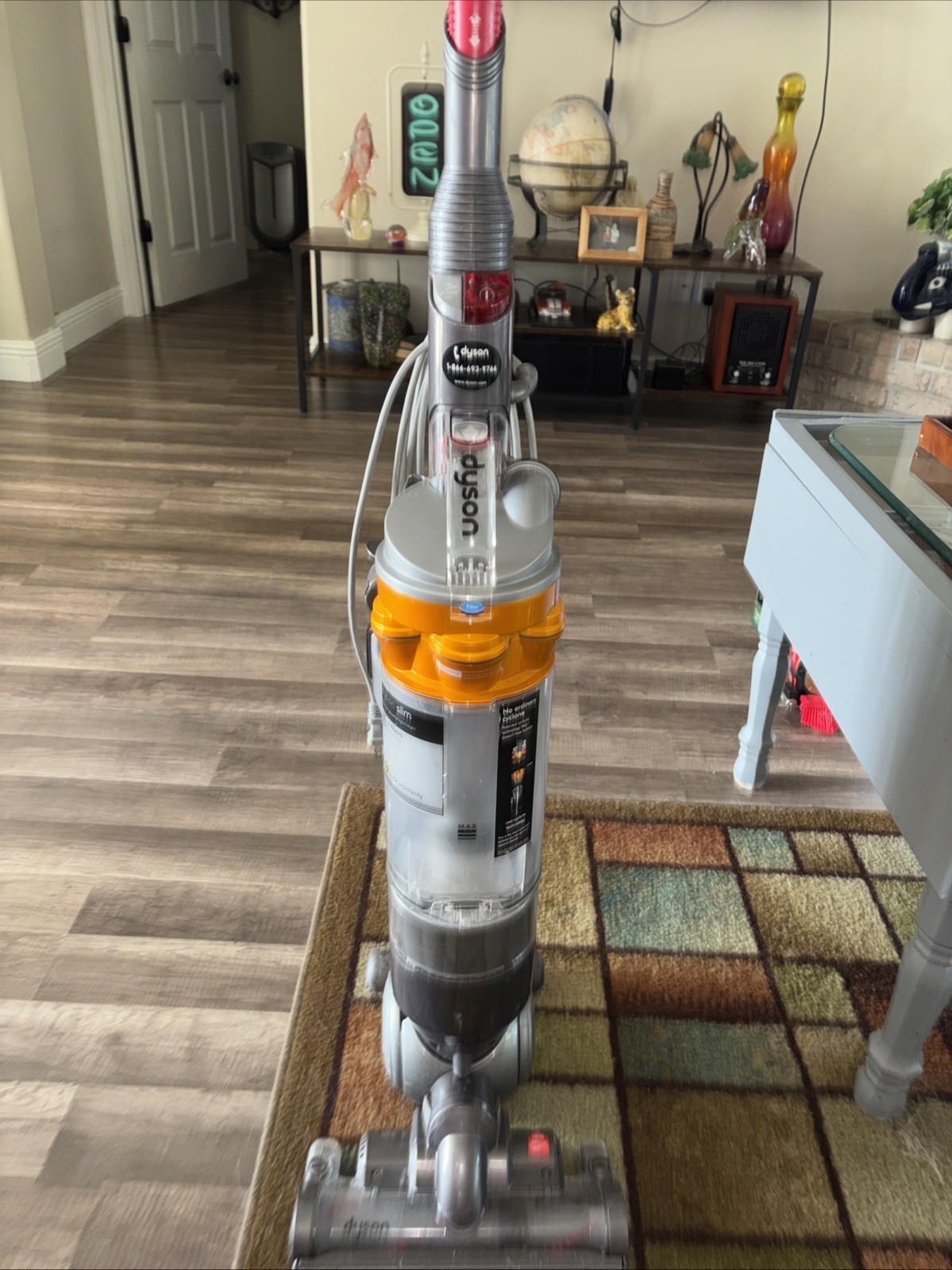 Dyson Upright Vacuum Cleaner DC18 All Floors Slim Ball Carpet Cleaner Tested
