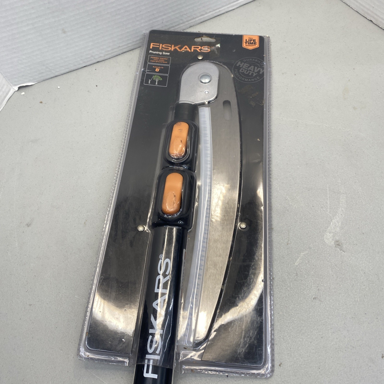 Fiskars Pruning Saw, Extends to 8′ Power Tooth Triple-ground Teeth {B6}