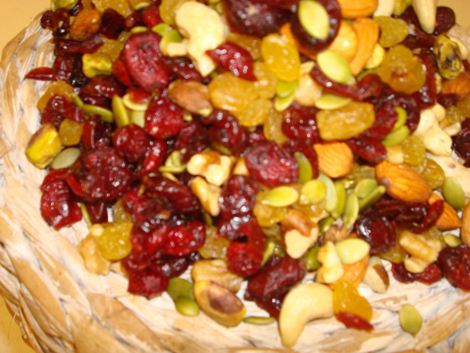 Omega-3 Deluxe Mix Cranberries Raisins Cashews Walnuts Almond Pistachio Pecans