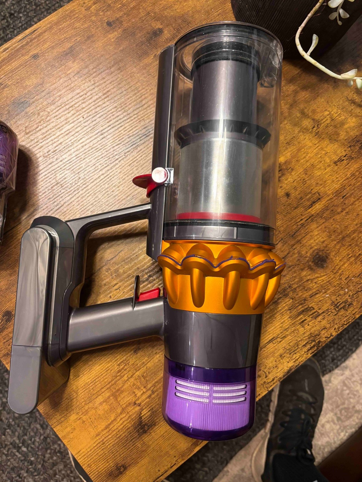 Dyson V15 Detect Cordless Stick Vacuum Cleaner – Yellow/Nickel (447261-01)