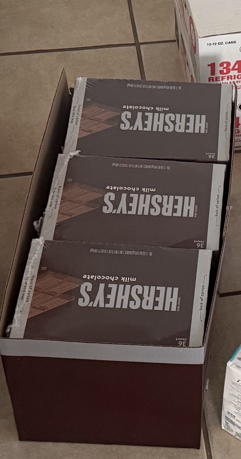 Hershey’s Milk Chocolate Bars, 36 Count Box, 1.58kg (43g Each Bar)
