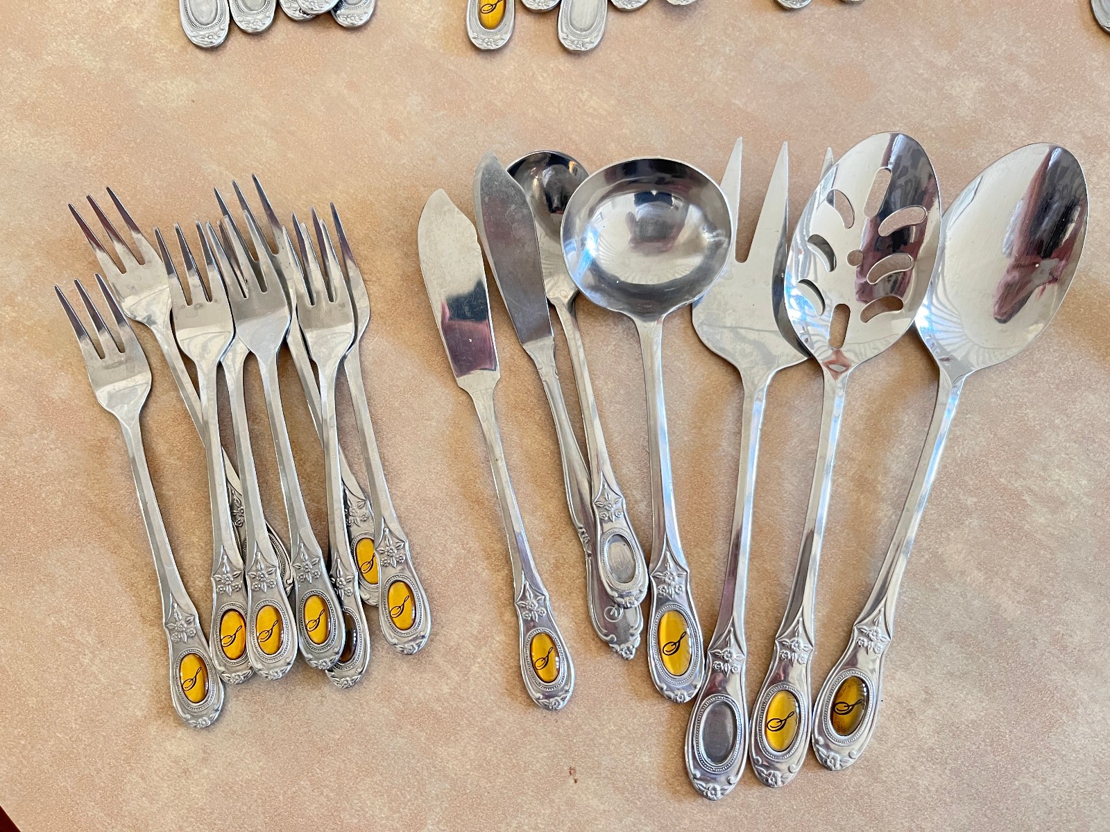 65 Pcs Customcraft Flower Stainless Steel Taiwan Silverware Flatware Set