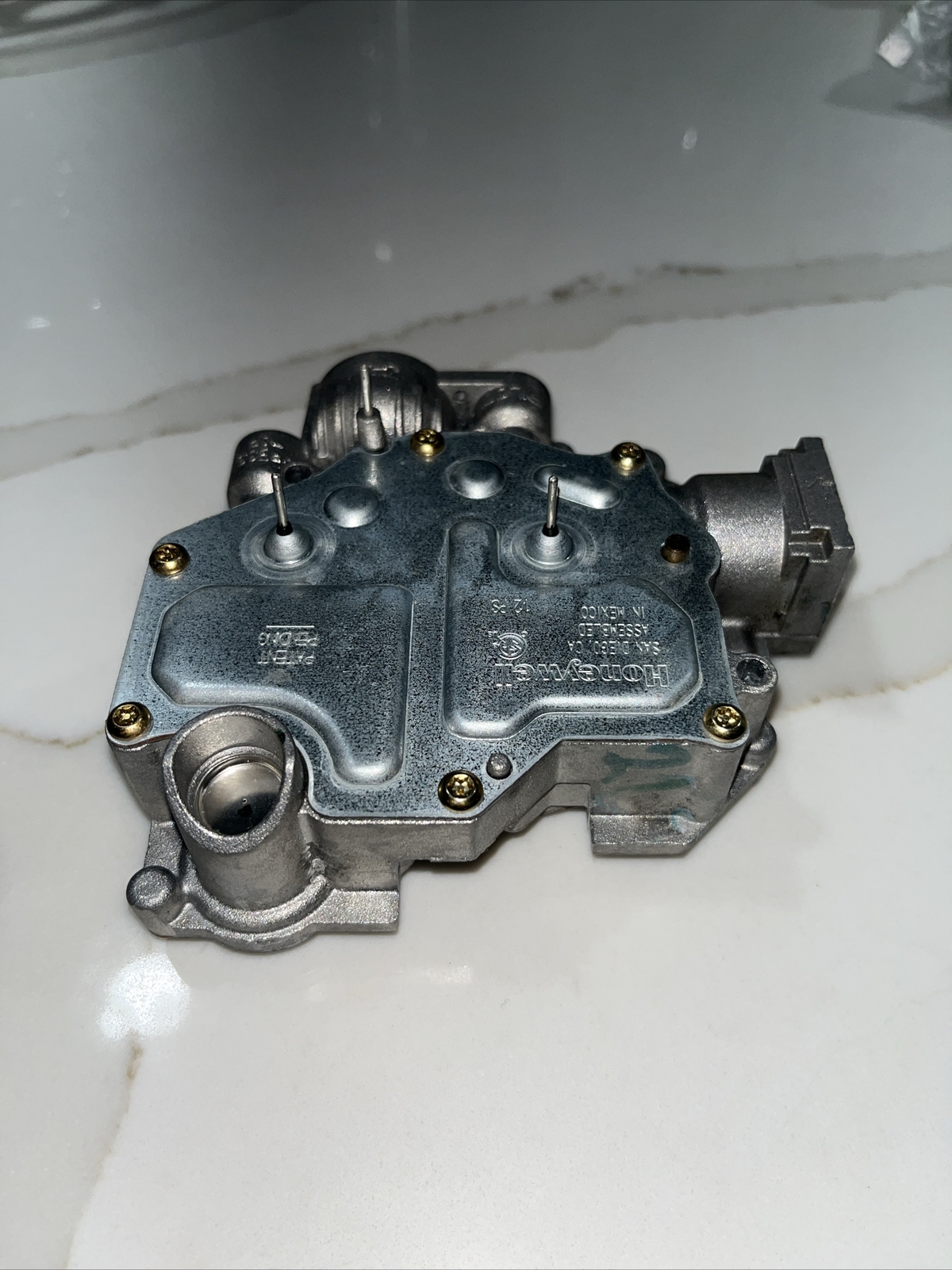 Honeywell 50034127-001 Water Heater Natural Gas Valve Body WV8840B1158