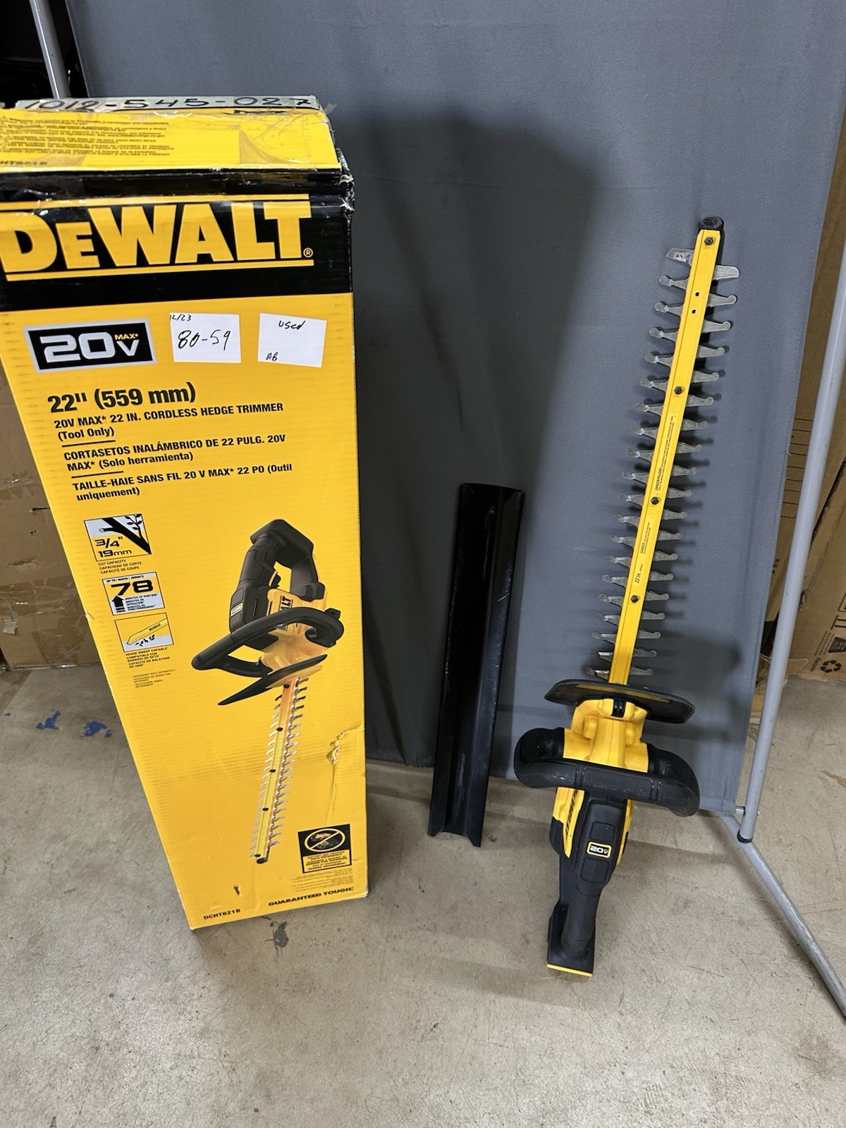 DEWALT 20V MAX 22″ Cordless Hedge Trimmer,Tool Only (DCHT821B) Used