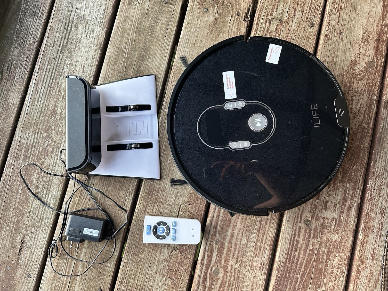 ILIFE A7 Robotic Vacuum Black Bagless Cordless 120min w/ Dock Remote Adapter