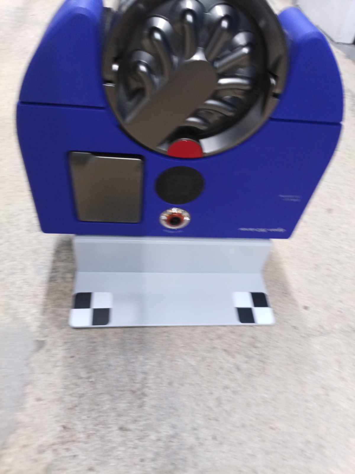 Dyson 360 Vis Nav Robot Vacuum – Lightly With Charger Works Great.