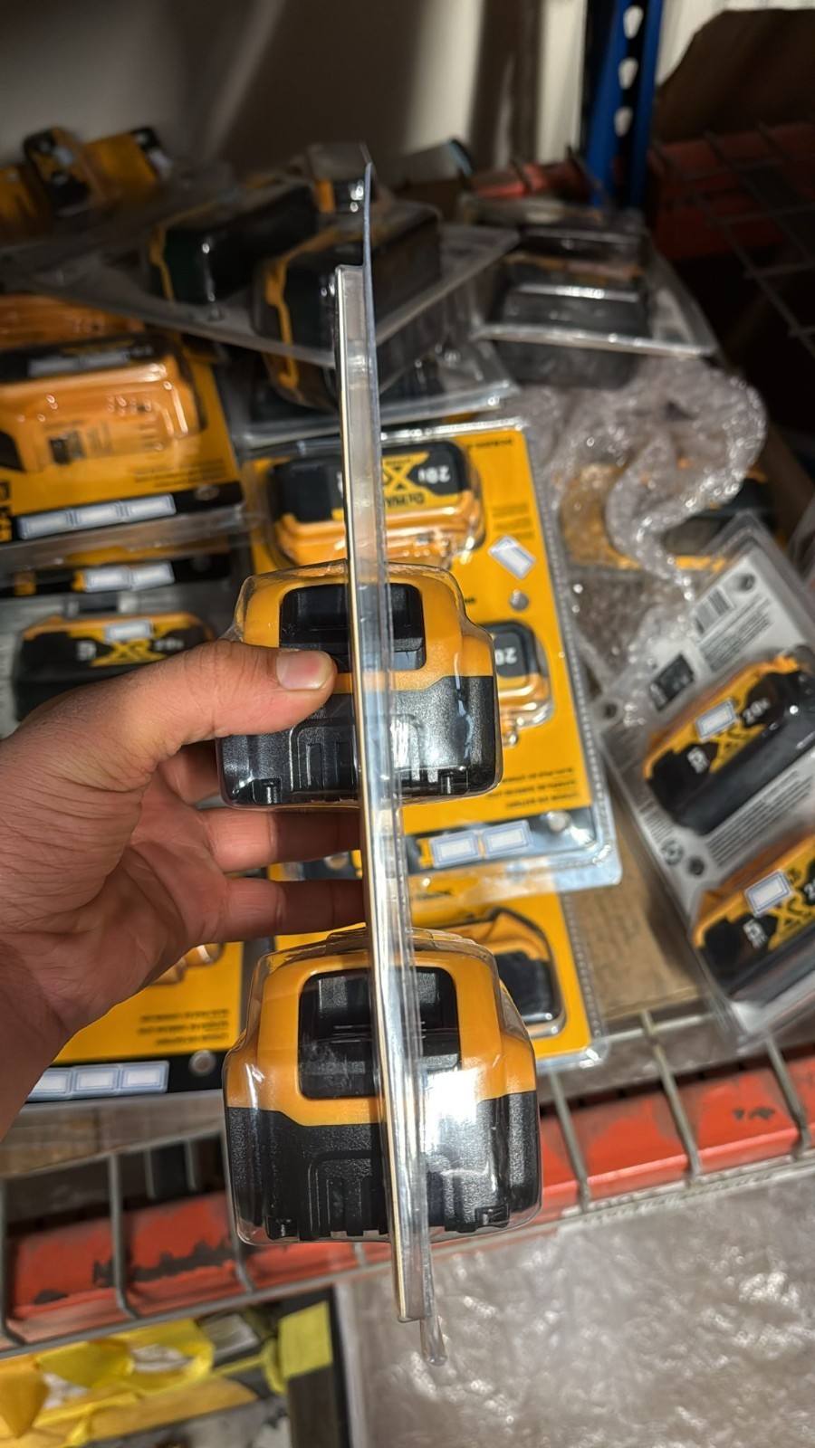 Dewalt Dcb205-2 20-Volt Max Premium Lithium-Ion 5.0Ah, 2 Pack