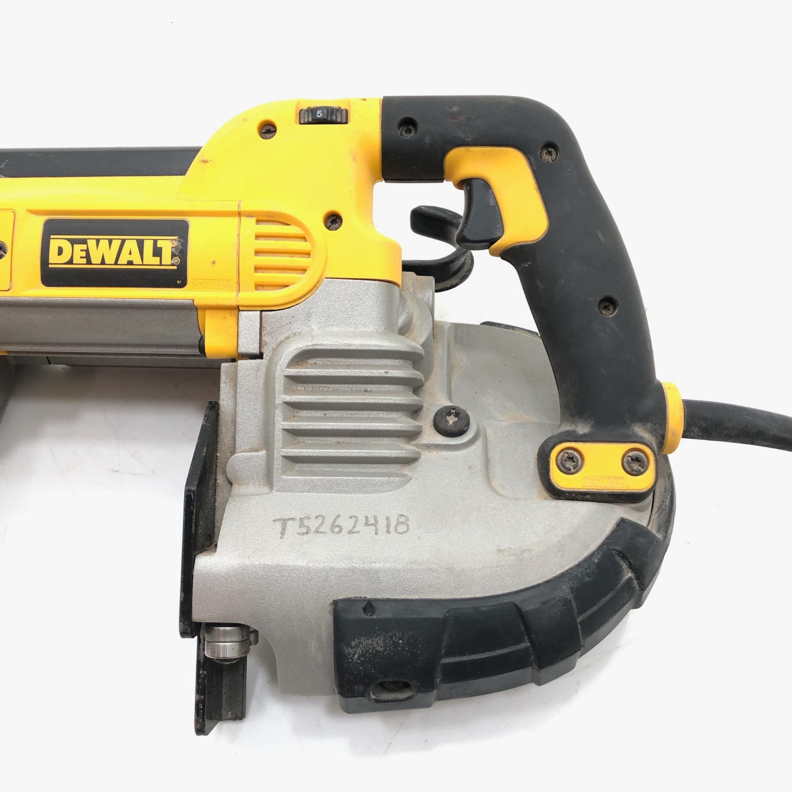 Dewalt DWM120 Corded Electric 5″ Variable Speed Deep Cut Band Saw 10A