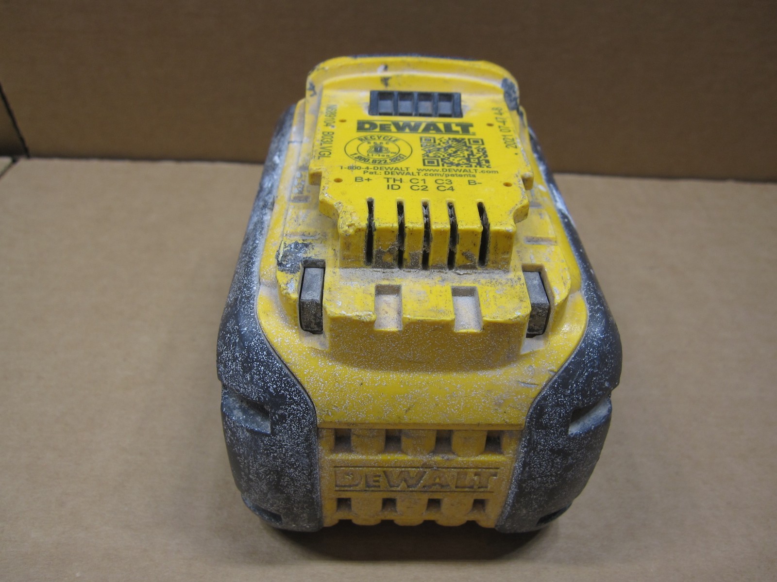 DEWALT 9AH DCB609 Flex Volt BATTERY FOR PARTS OR REPAIR ONLY