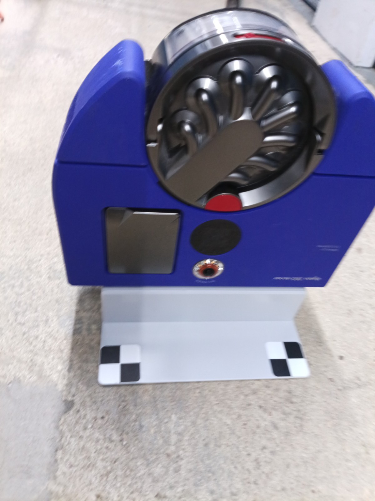Dyson 360 Vis Nav Robot Vacuum – Lightly With Charger Works Great.